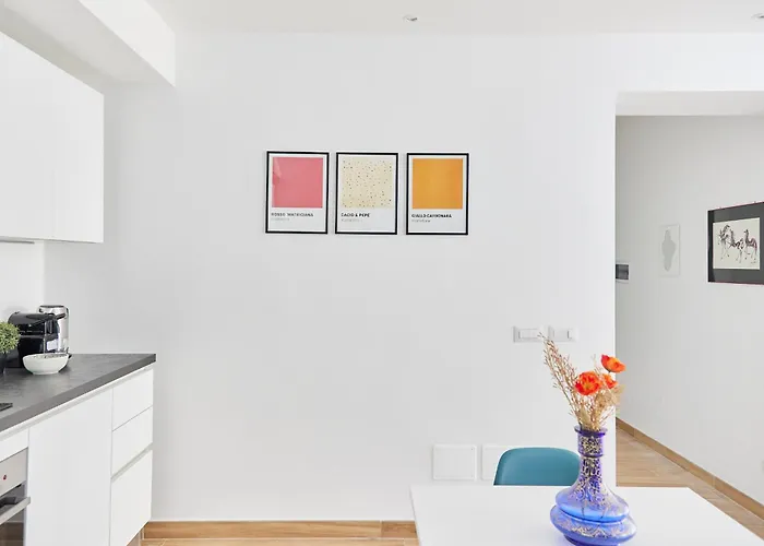 Iflat Lovely Modern Apartment